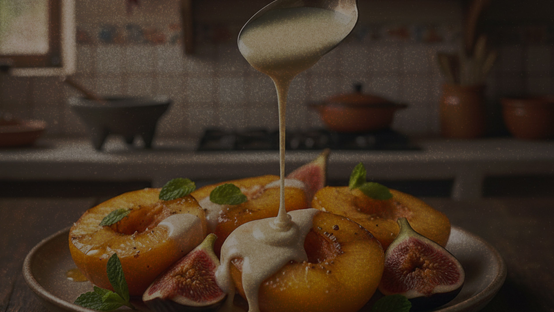 Frutas asadas con nata de leche y miel de agave